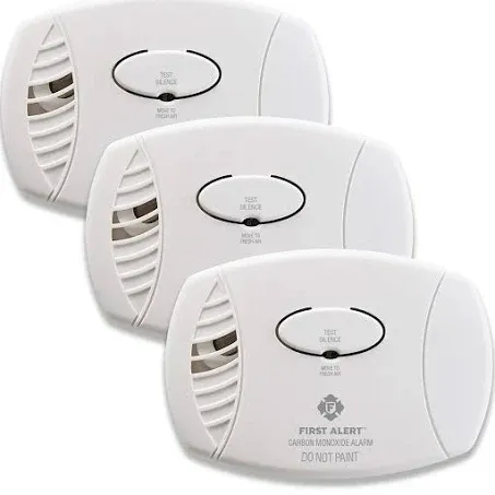 First Alert Carbon Monoxide Detector, Plug-In Alarm with Battery Backup, CO605, White, 3-Pack