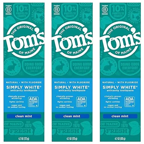 Tom's of Maine Simply White Toothpaste, Clean Mint, 4.7 oz. 3-Pack (Packaging May Vary)