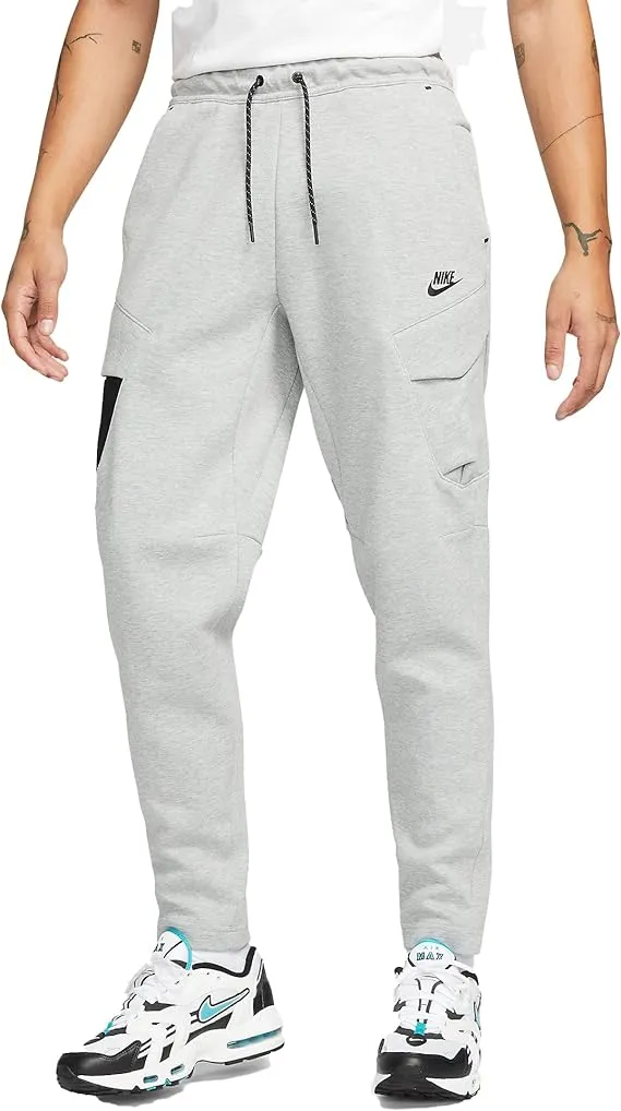 Nike Sportswear Tech Fleece Utility Pants in Grey Heather/Black/Black