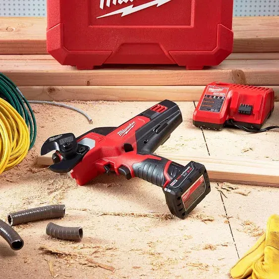 Milwaukee 2472-21XC M12 600 MCM Cable Cutter Kit